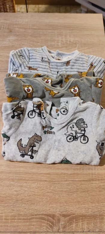 Lot de 3 pyjamas taille 3 mois