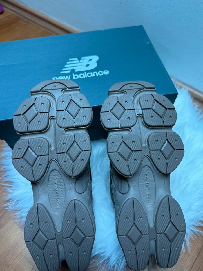 New balance 9060 marron sable 41.5 neuf - photo numéro 5