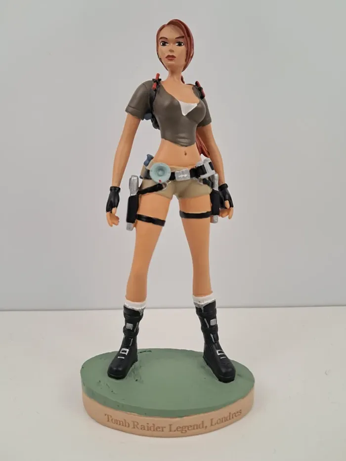 Figurine Tomb Raider Lara Croft - numéro 8 Tomb Raider Legend Londres