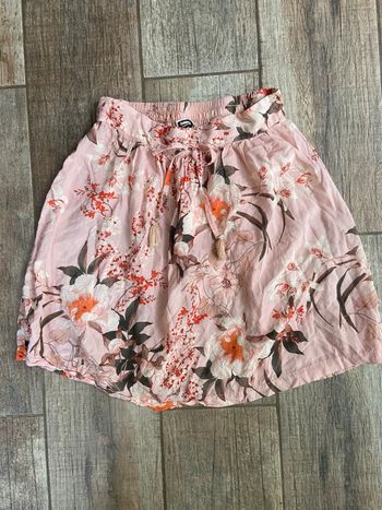 Jupe courte d’été fleurie pimkie