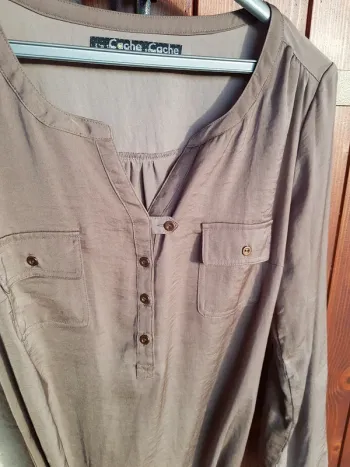Blouse satin taupe dorée