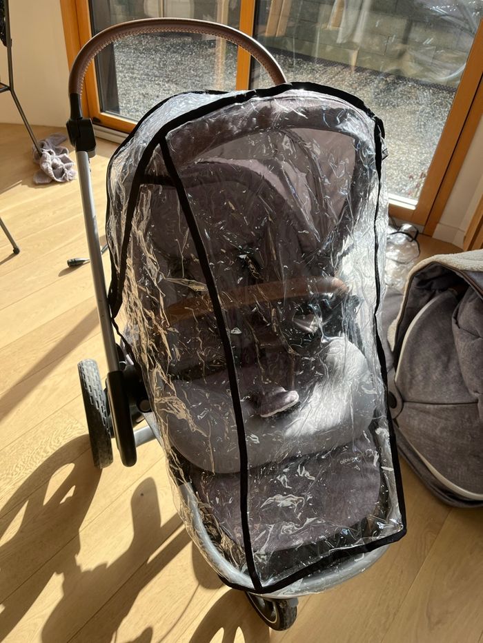 Poussette Nova 3 roues, nacelle et nombreux accessoires - photo numéro 7