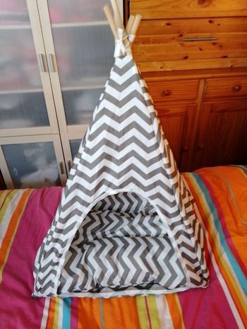 Cabane, tente, tipi pour enfants où animaux comme neuf