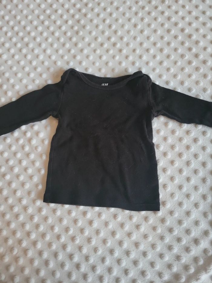 T-shirt manches longues noir uni H&M  2-4 mois (62 cm) Look mixte