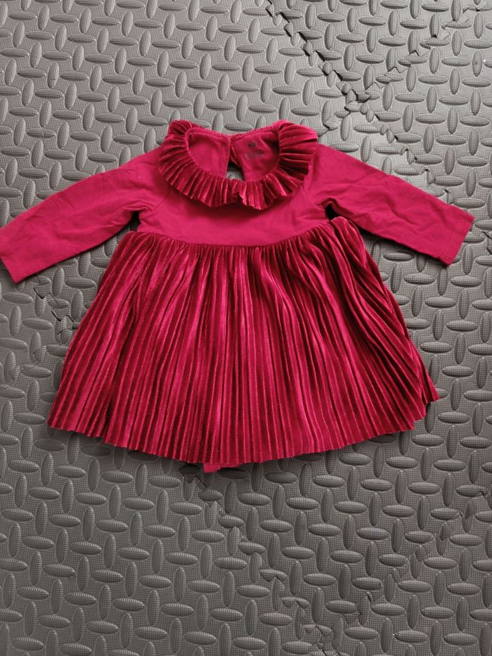 Robe rouge bébé