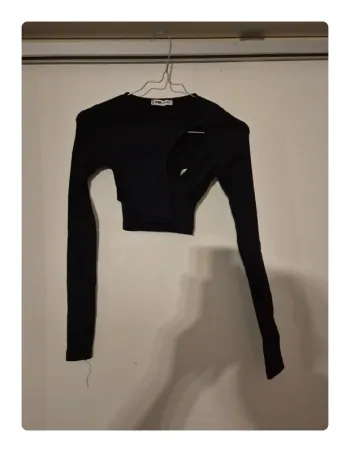 Haut court FB Sister