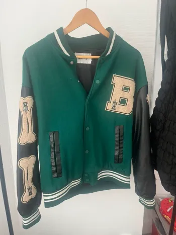 Veste varsity vert Y2K style US – Taille M | Détails os & patch “B”