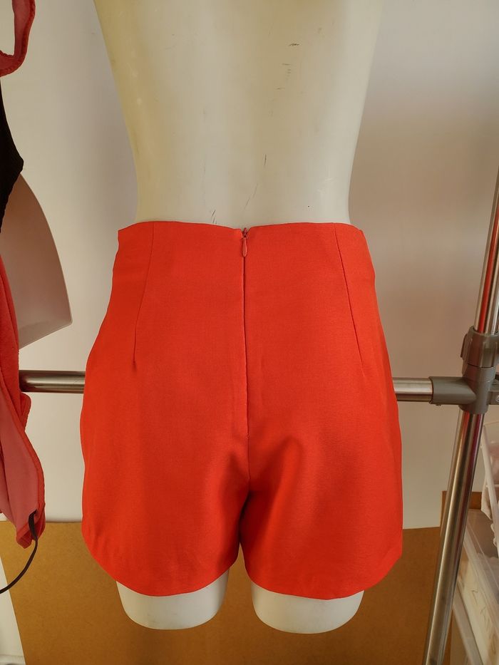 34 XS jupe short Bershka - photo numéro 2