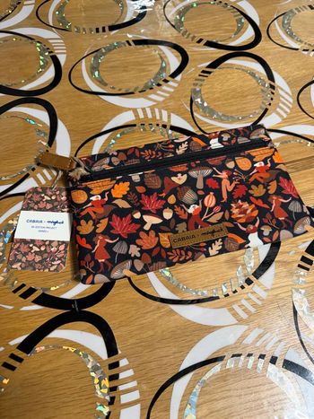 Pochette mugluck cabaia 