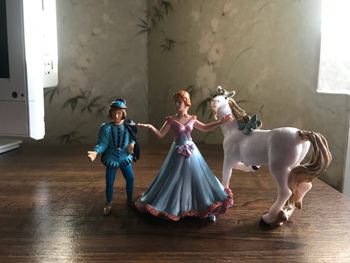 Figurines princesse et prince féerique