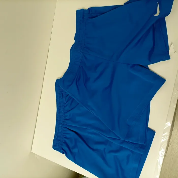 Lot garçon 9-10 ans rentrée scolaire : 2 jeans, 1 pantalon, 4 shorts (Nike, Kipsta, Barça) L024 - photo numéro 5