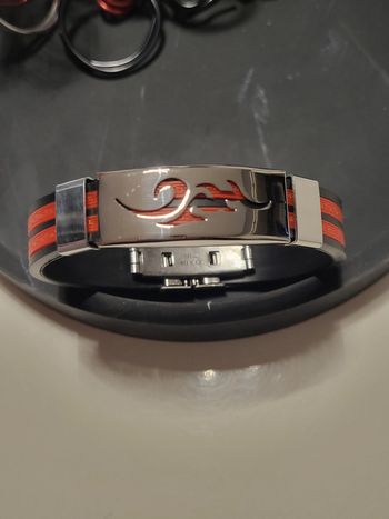 Bracelet Homme rouge et noir Flamme polyuréthane