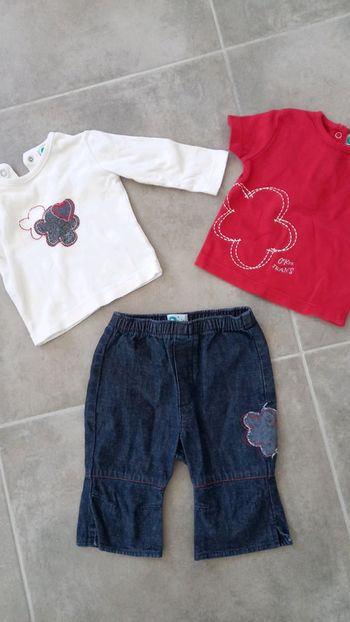 Ensemble jean et 2 t-shirt 6 mois