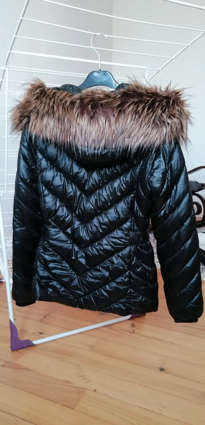 Manteau avec fourrure - photo numéro 2
