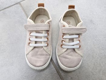 Chaussures style casual en toile beige garçon Obaïbi