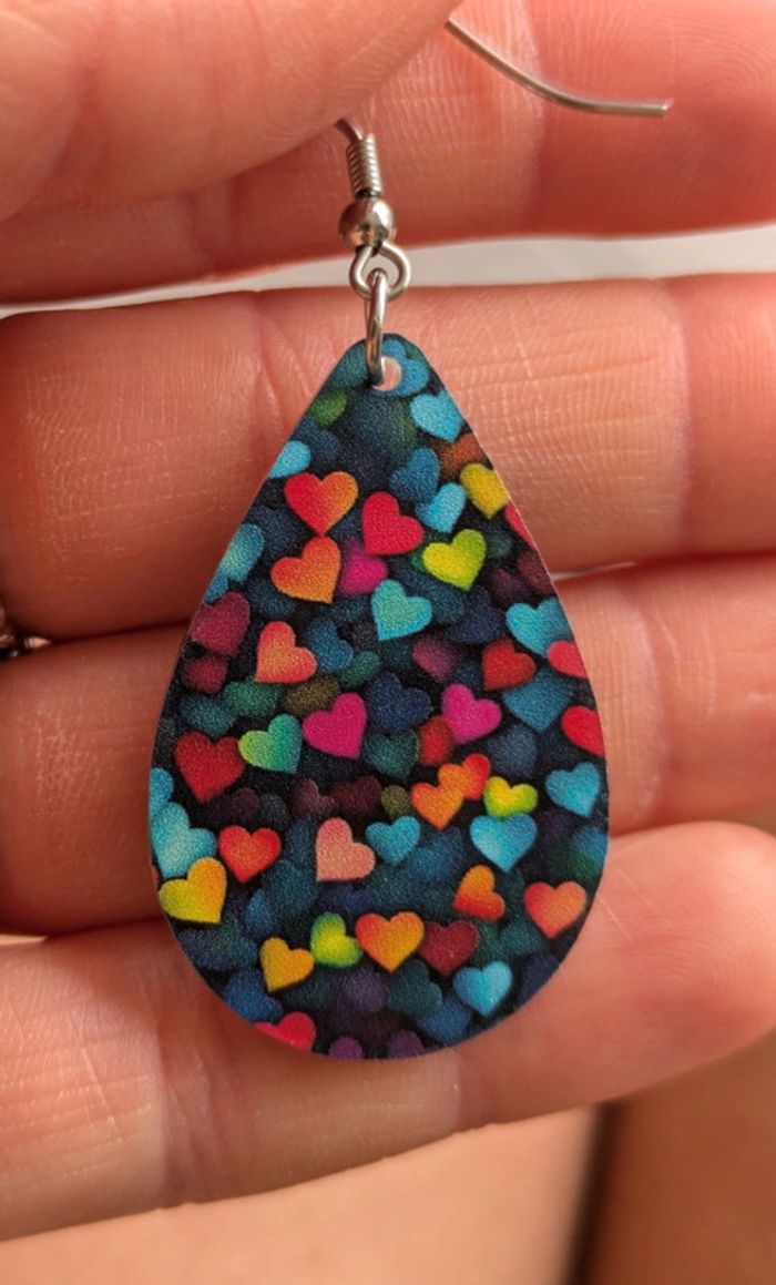 Boucles d'oreilles coeurs colorées - photo numéro 2