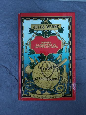 Livre Voyages et aventures du capitaine Hatteras