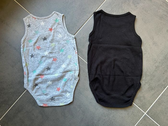 Lot de 2 bodys sans manches débardeurs bébé garçon H&M - photo numéro 8