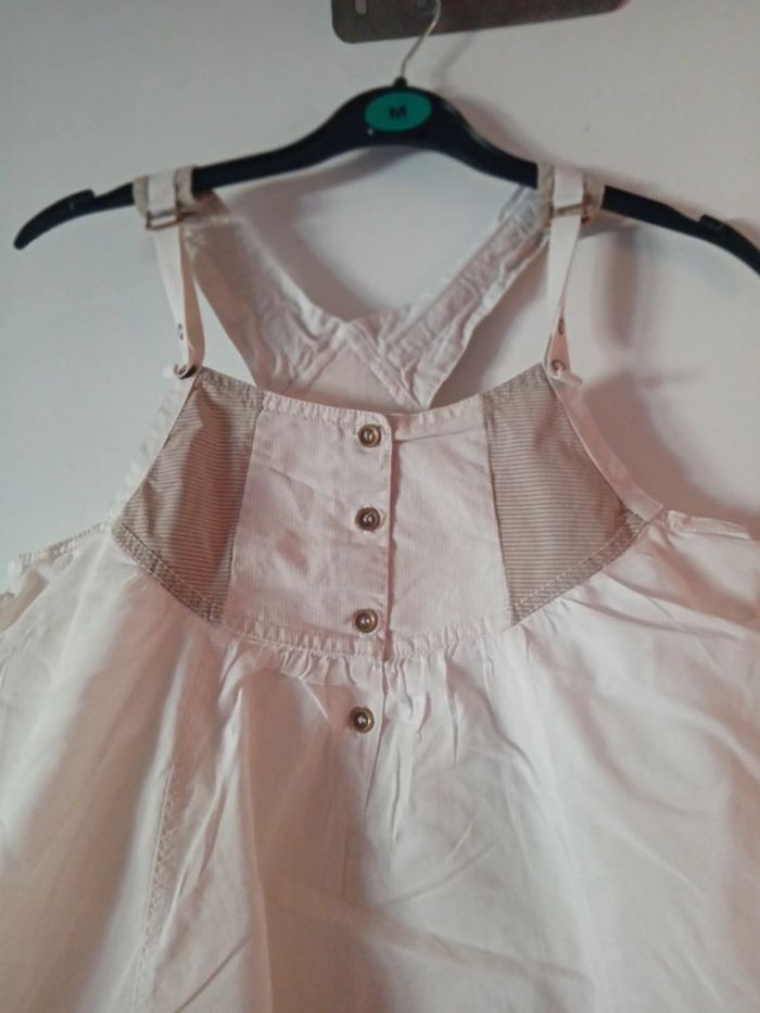 Jolie robe blanche. 12 ans - photo numéro 2