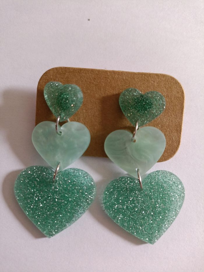 💚 Boucles d'oreilles Triple Cœurs Vert Menthe Pailletés & Marbrés (Neuves)