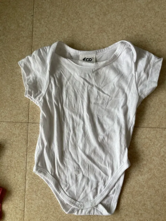 Lot de 3 bodys 3 mois - photo numéro 4