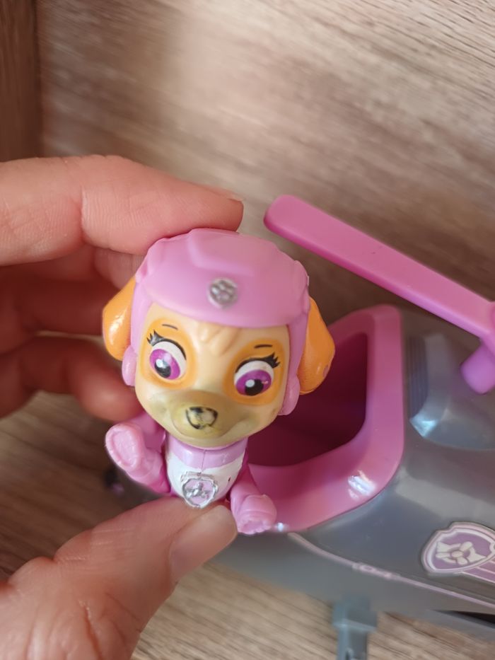 Véhicule et figurine stella pat patrouille
- photo numéro 4