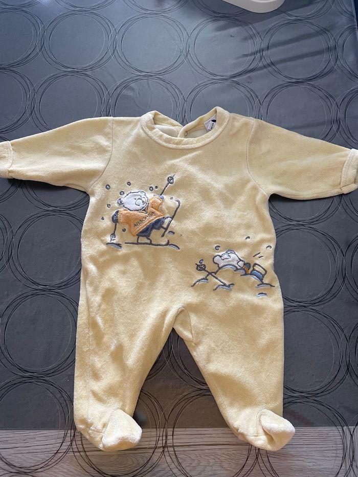 Lot de pyjamas 1 mois - photo numéro 7