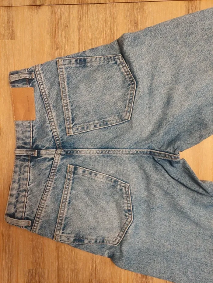 Jean mom Bershka 36 - photo numéro 2