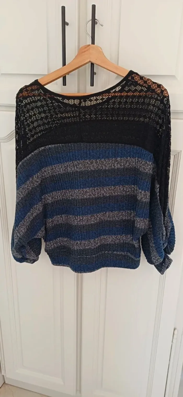 Pull beu noir - photo numéro 2