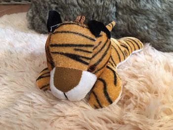 Doudou peluche tigre King jouet 18 cm