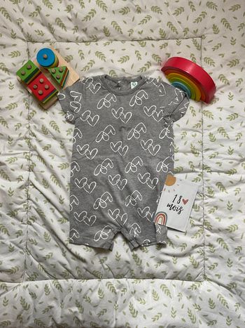 combinaison short en coton gris motifs coeurs blanc 18 mois tex