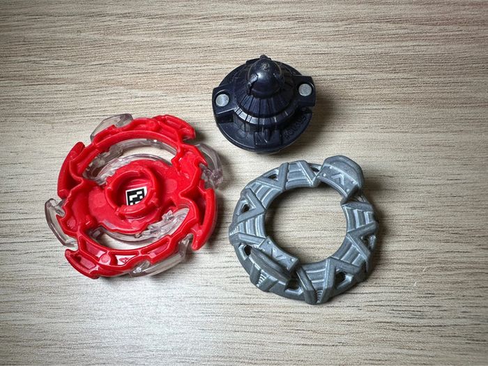 Toupie beyblade wyvron - photo numéro 2