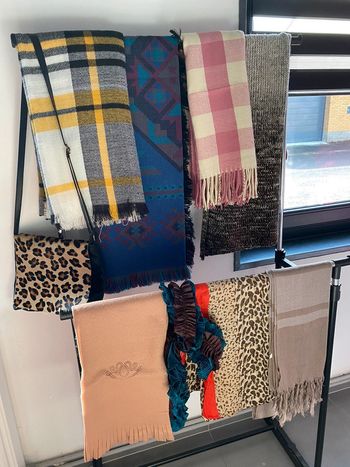 Écharpes châles aux choix divers prix et dimensions