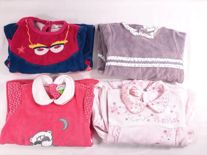 Lot de 4 bodies, 6 mois