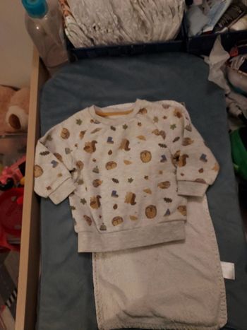 Pull primark 9 12 mois