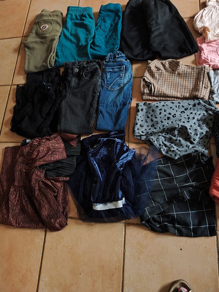 Lots vêtements fille 8 ans - photo numéro 2