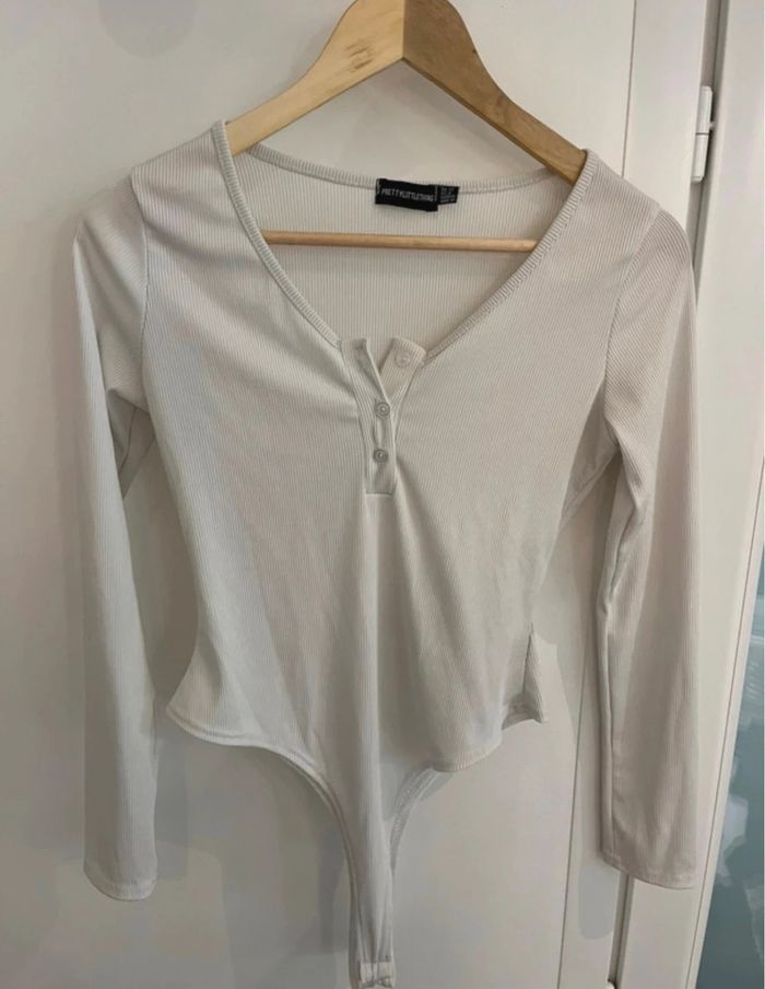 Bodies PrettyLittleThing