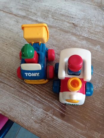 Véhicules TOMY