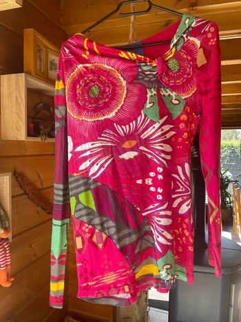 Super haut desigual