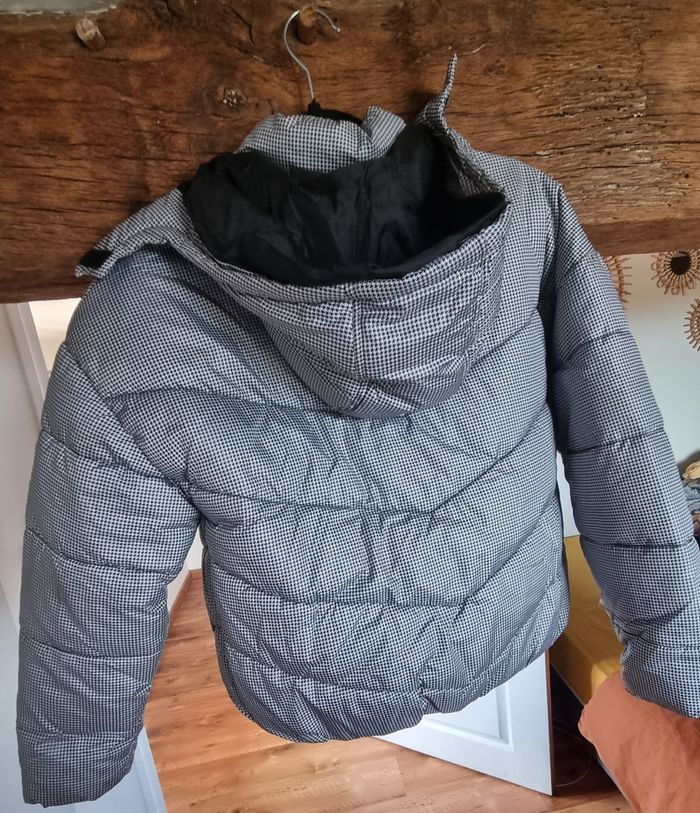 Blouson motifs noir et blanc avec capuche - photo numéro 2