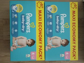 Lots de 2 cartons Pampers baby-dry taille 4