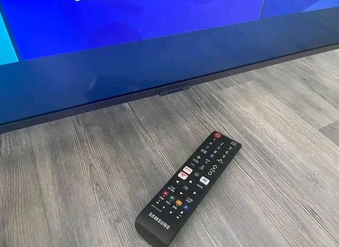 Télévision Samsung 75 pouces zoll - photo numéro 3