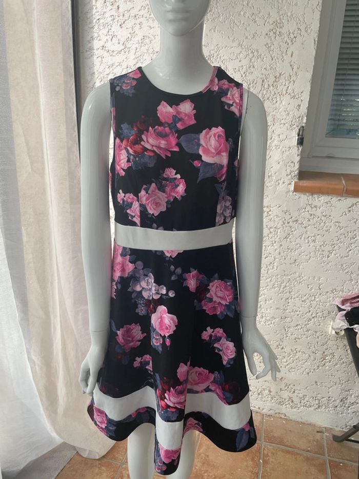 Robe fleurie de la marque Shein en taille L - photo numéro 2