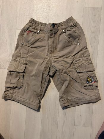 Short kaki marron, Palomino 3 ans. Très bon état.