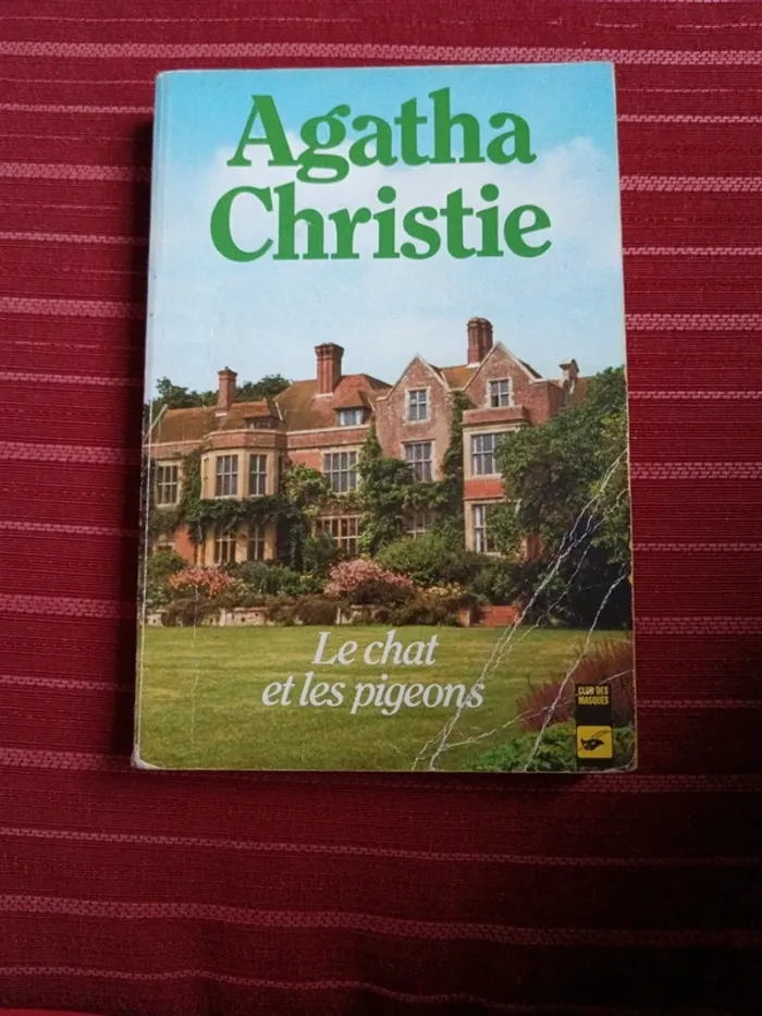 Livre Agatha Christie " Le chat et les pigeons"