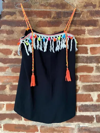 Haut bohème à pompons