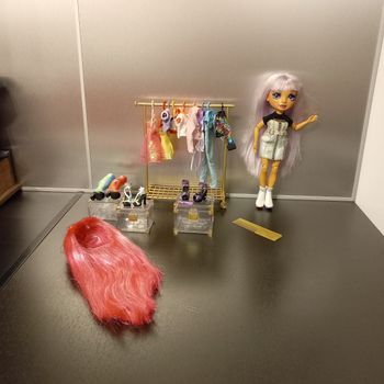 Poupée Rainbow High studio de mode