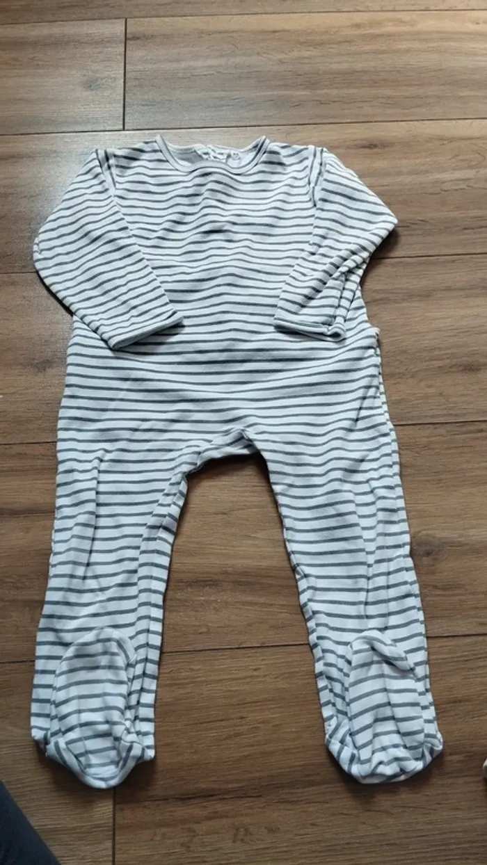 Lot pyjamas - photo numéro 2