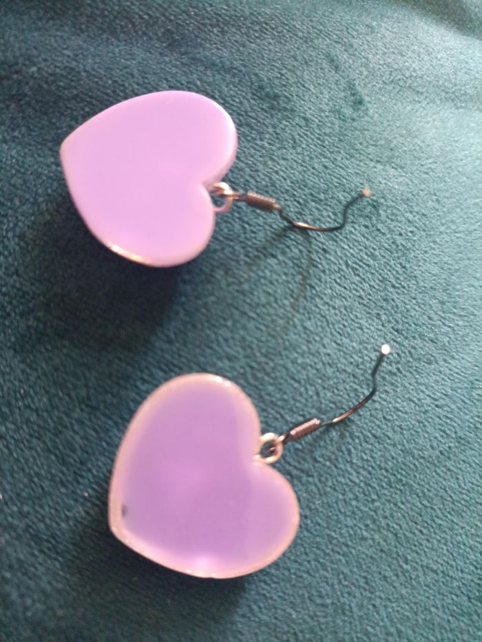 💖 Lot de 4 paires de boucles d’oreilles cœur Barbie – Résine style girly Neuf sans étiquette - photo numéro 2