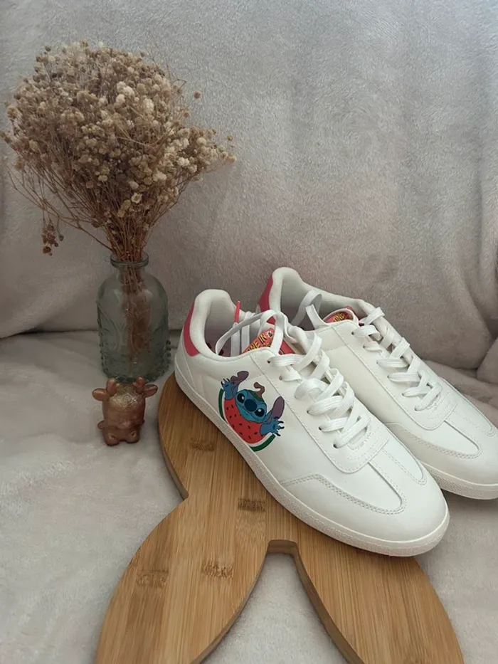 🌟 Baskets femme blanches taille 39 à motif Disney Stitch